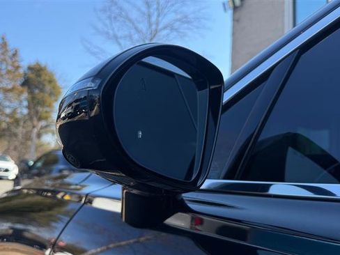 Used 2022 Genesis GV70 2.5T w/ Advanced Package image 37