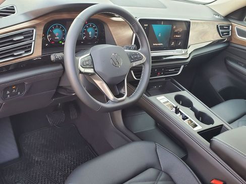New 2026 Volkswagen Atlas SE FWD image 17