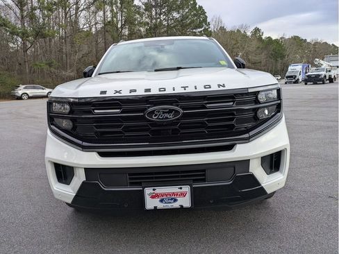 New 2026 Ford Expedition Platinum w/ Stealth Performance Package image 3