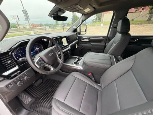 Used 2026 Chevrolet Silverado 2500 LTZ w/ Trail Boss Package AWD/4WD image 11
