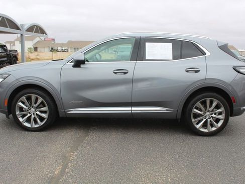 Used 2022 Buick Envision Avenir w/ Technology Package II FWD image 9