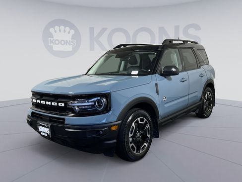 Used 2023 Ford Bronco Sport Outer Banks w/ Tech Package AWD/4WD image 1