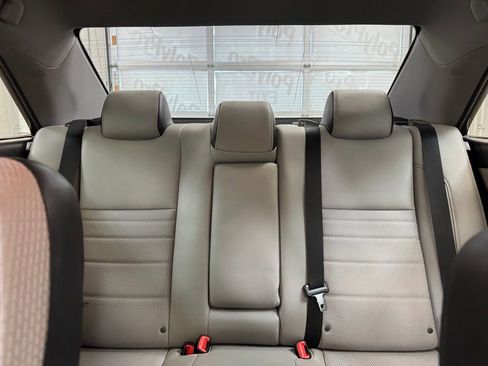 Used 2016 Toyota Camry SE image 13