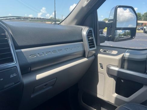 Used 2022 Ford F250 XLT w/ XLT Premium Package AWD/4WD image 16