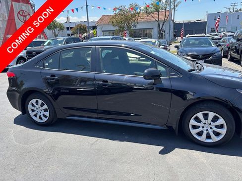 Used 2026 Toyota Corolla LE FWD image 3