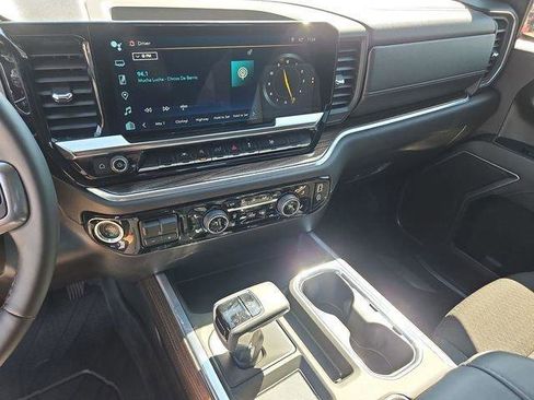 Used 2025 Chevrolet Silverado 1500 LT RWD image 11