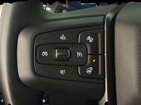 Used 2025 GMC Sierra 2500 AT4X image 6