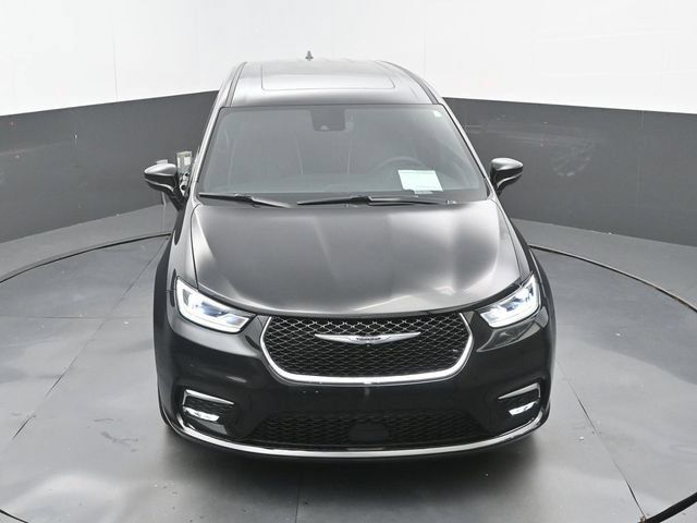 Used 2026 Chrysler Pacifica Limited FWD image 31