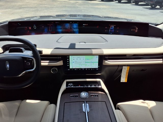 New 2027 Lincoln Navigator Premiere RWD image 9