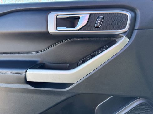 Used 2023 Ford Explorer XLT w/ Equipment Group 202A image 18
