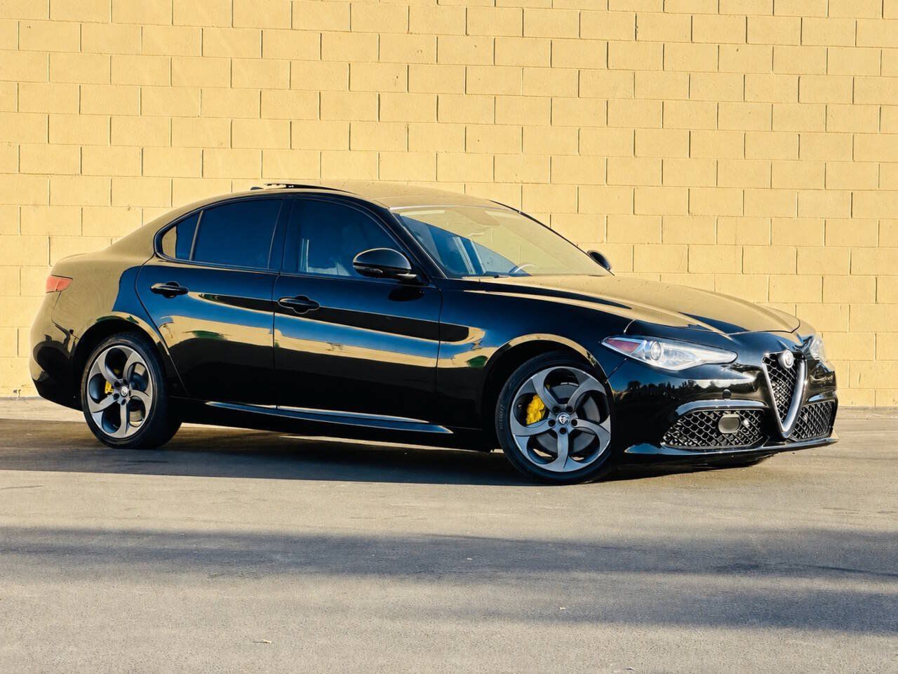 Used 2017 Alfa Romeo Giulia AWD image 2