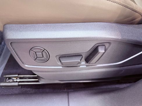 Used 2025 Audi Q5 Premium Plus image 23