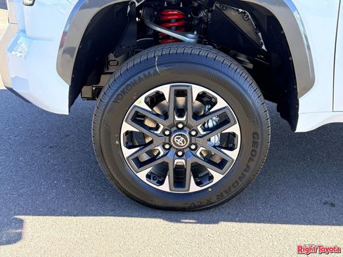 New 2026 Toyota Tundra Limited AWD/4WD image 11