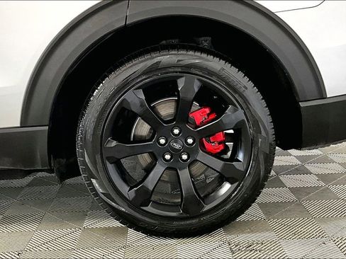 Used 2020 Ford Explorer ST w/ ST Street Pack image 8