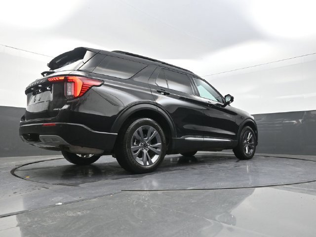 Used 2025 Ford Explorer Active w/ Active Comfort Package AWD/4WD image 37