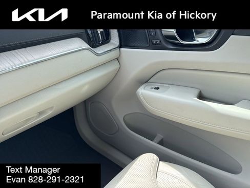 Used 2022 Volvo XC60 T8 Inscription AWD/4WD image 28