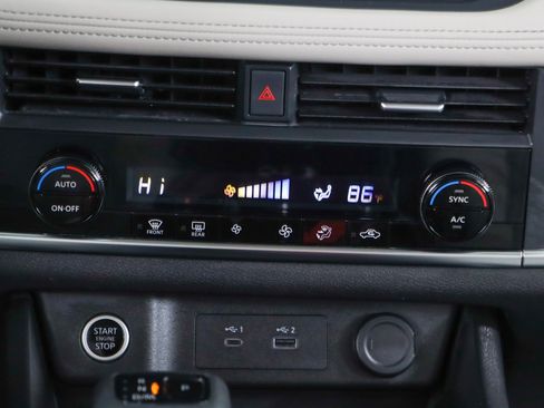 Used 2023 Nissan Rogue SV image 20