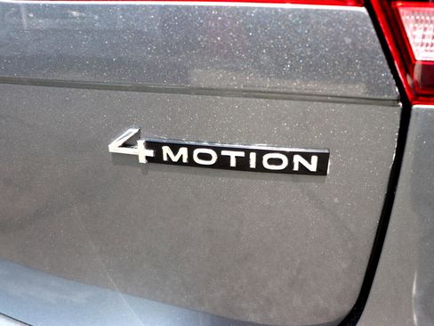 Used 2022 Volkswagen Tiguan S image 55