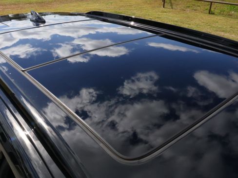 Used 2023 Cadillac XT4 Sport w/ Technology Package image 13