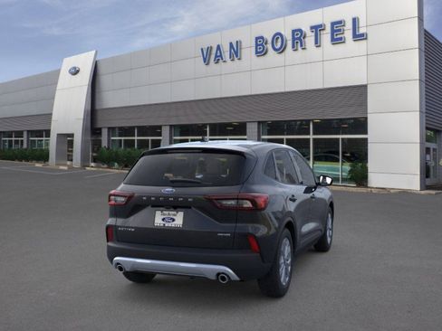 Used 2025 Ford Escape Active w/ Cold Weather Package AWD/4WD image 8