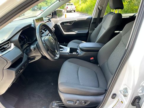 Certified 2024 Toyota RAV4 XLE w/ Convenience Package AWD/4WD image 9