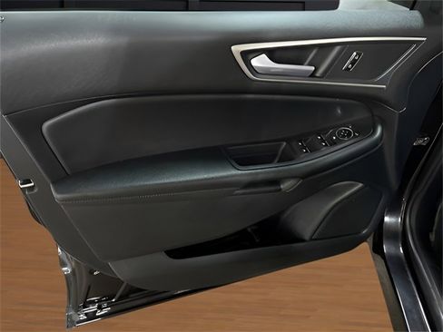 Used 2024 Ford Edge SEL image 36