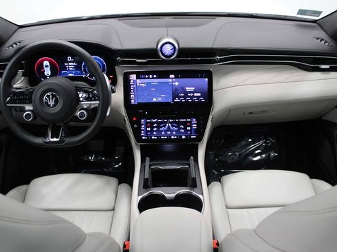 Used 2023 Maserati Grecale Modena image 19