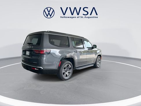 Used 2024 Jeep Wagoneer Series II AWD/4WD image 8