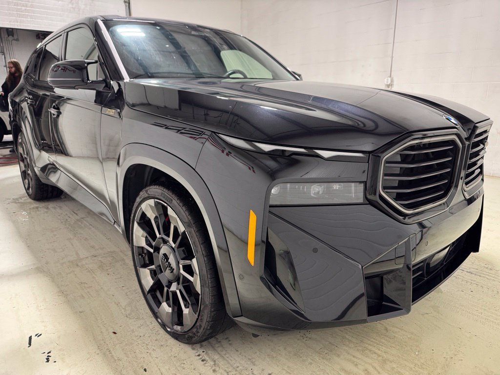 Used 2024 BMW XM AWD/4WD image 9