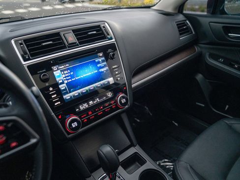 Used 2018 Subaru Outback 2.5i Limited image 15