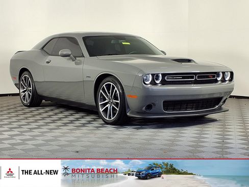 Used 2023 Dodge Challenger R/T RWD image 1