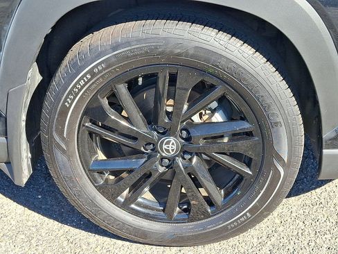 Used 2024 Toyota Corolla Cross AWD Hybrid image 9