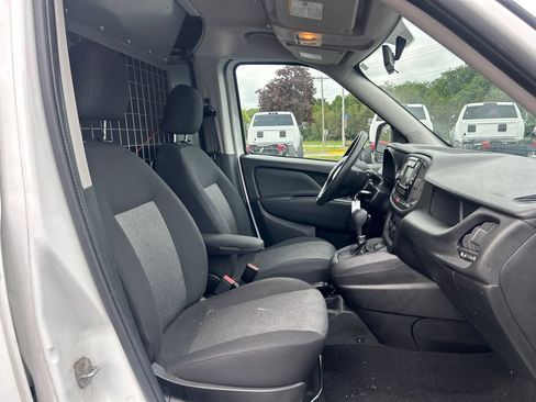 Used 2022 RAM ProMaster City Tradesman FWD image 9