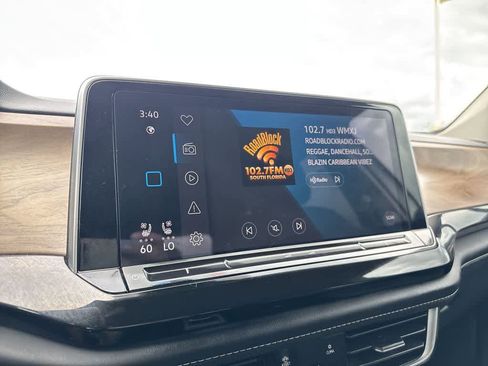 Used 2025 Volkswagen Atlas SE FWD image 17