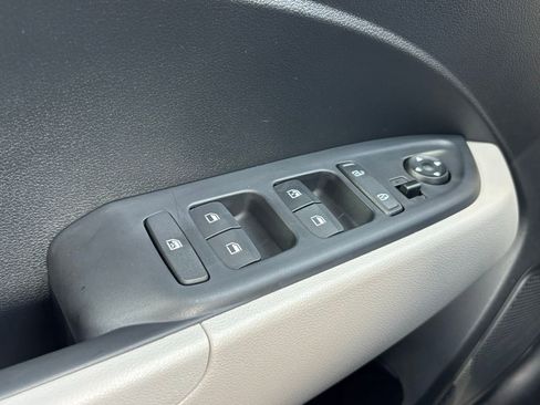 New 2026 Hyundai Venue SEL FWD image 11
