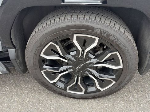 Used 2025 GMC Sierra EV Denali AWD/4WD image 8