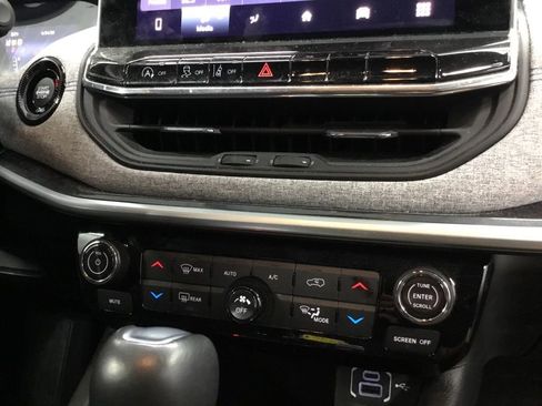 Used 2022 Jeep Compass Latitude w/ Convenience Group AWD/4WD image 25