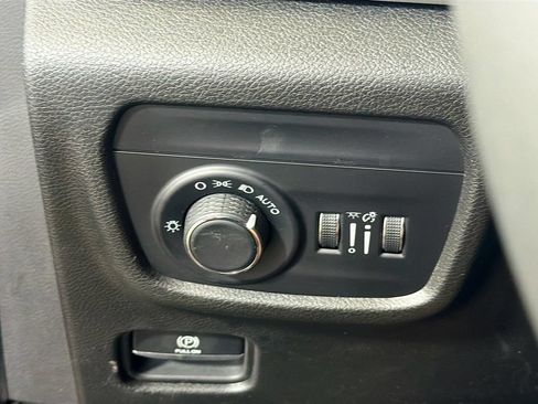 Used 2023 Jeep Grand Cherokee L Laredo AWD/4WD image 12