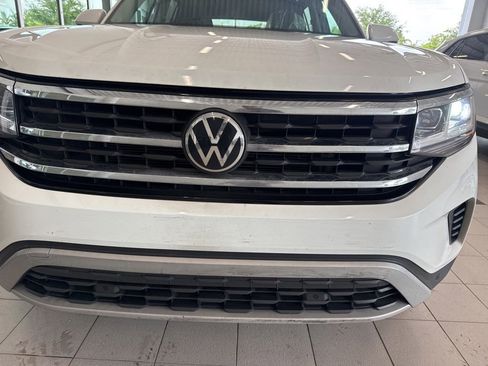Used 2023 Volkswagen Atlas SE w/ Panoramic Sunroof Package FWD image 2