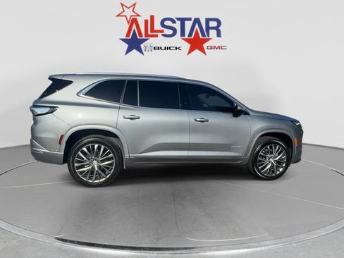 Used 2026 Buick Enclave Avenir w/ Super Cruise Package FWD image 8