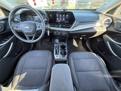 Used 2024 Chevrolet Trax LS image 16