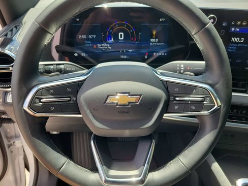Used 2026 Chevrolet Equinox LT FWD image 17