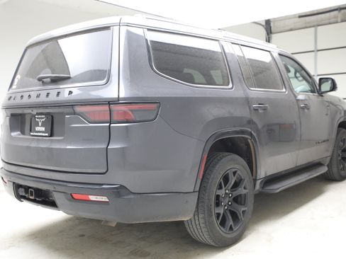 Used 2024 Jeep Wagoneer Series II w/ Convenience Group I AWD/4WD image 4