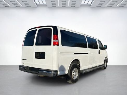 Used 2023 Chevrolet Express 3500 LT w/ LT Preferred Equipment Group RWD image 4