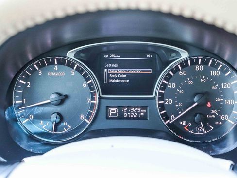 Used 2013 Nissan Altima 2.5 SV FWD image 28