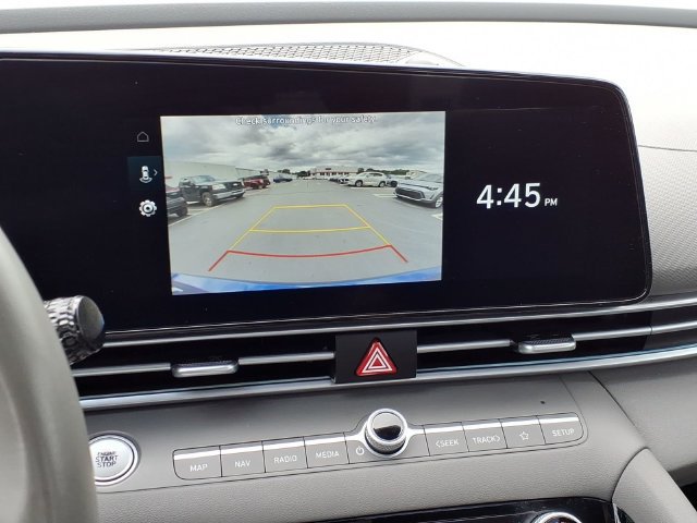 Used 2025 Hyundai Elantra SEL FWD image 23