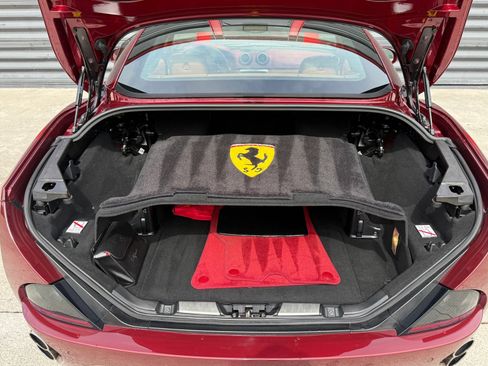 Used 2010 Ferrari California RWD image 37