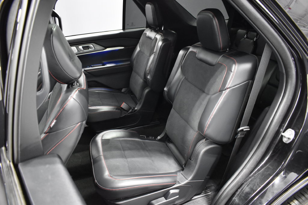 Used 2025 Ford Explorer ST AWD/4WD image 36