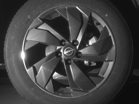 Used 2025 Nissan Rogue SV image 13