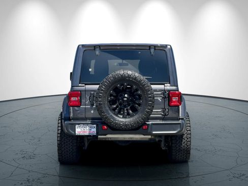 Used 2018 Jeep Wrangler Unlimited Sahara AWD/4WD image 5